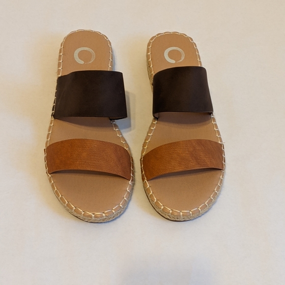 Journee espadrille sandals brand new in box - Picture 2 of 4